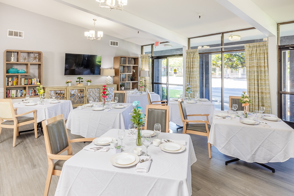 Dining room at Canyon Springs Post-Acute